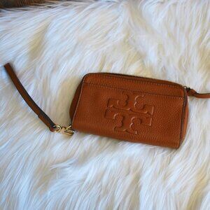 Tory Burch Bombe T Zip Leather Continental Zip Around Smartphone Wallet